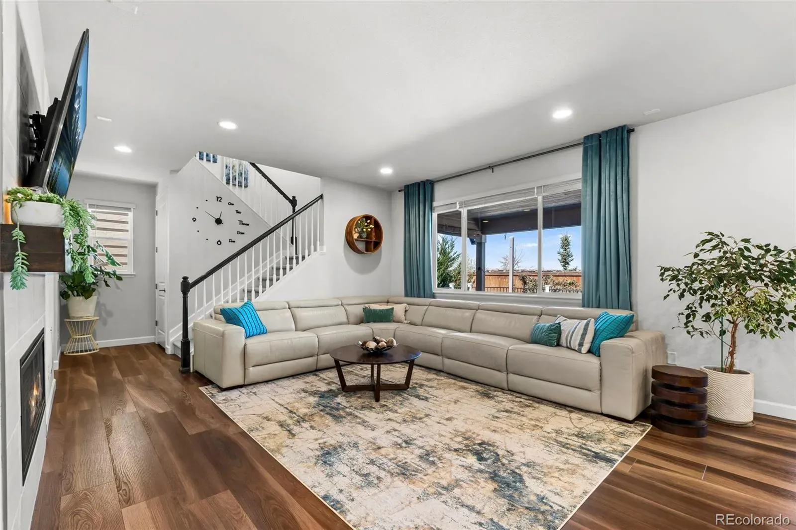 03242026165045 1600 32