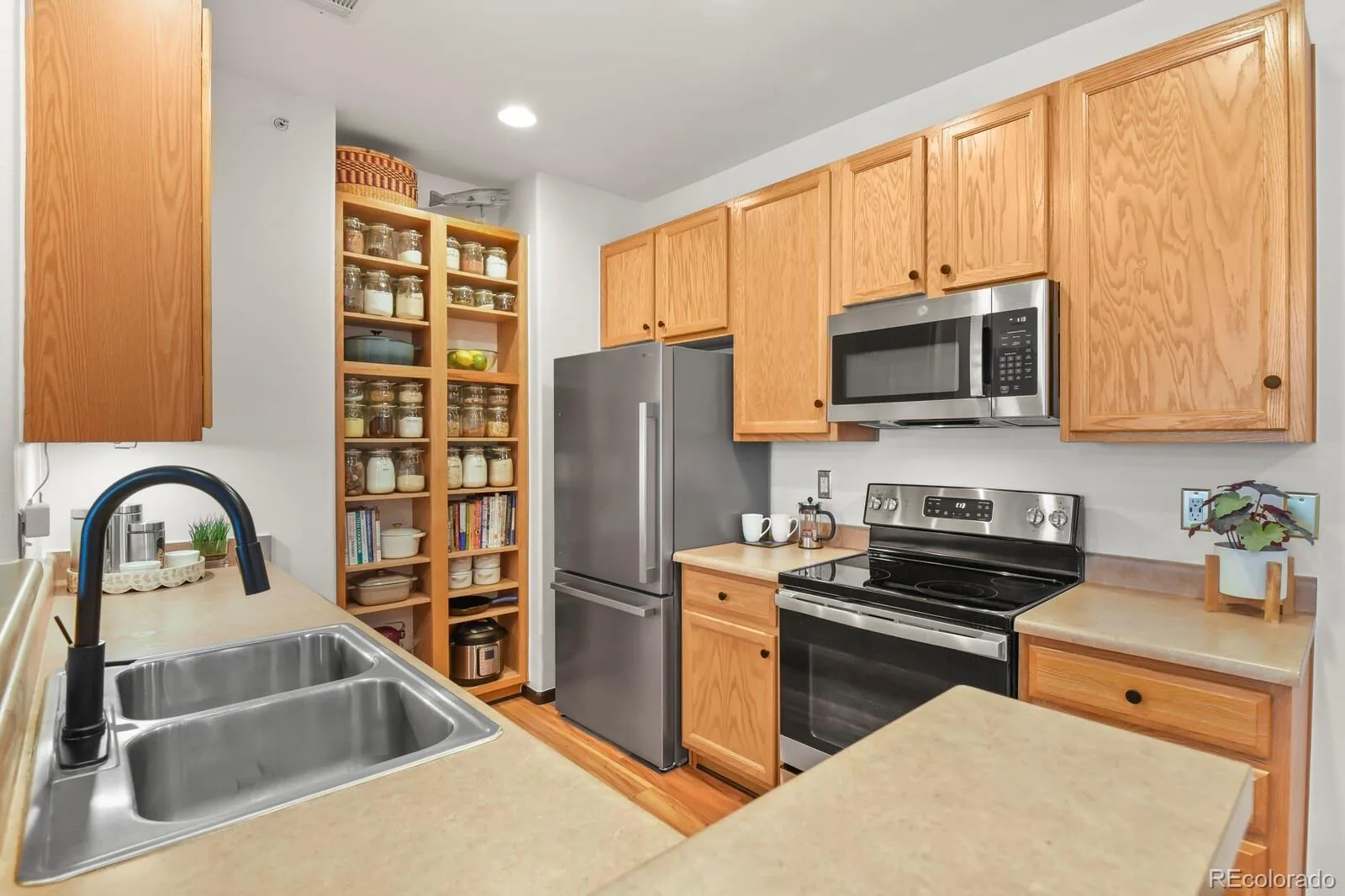 1561 Olympia Circle #305 #1561 Castle Rock CO 80104 | MLS #REC6696015 08232026203647 1600 6