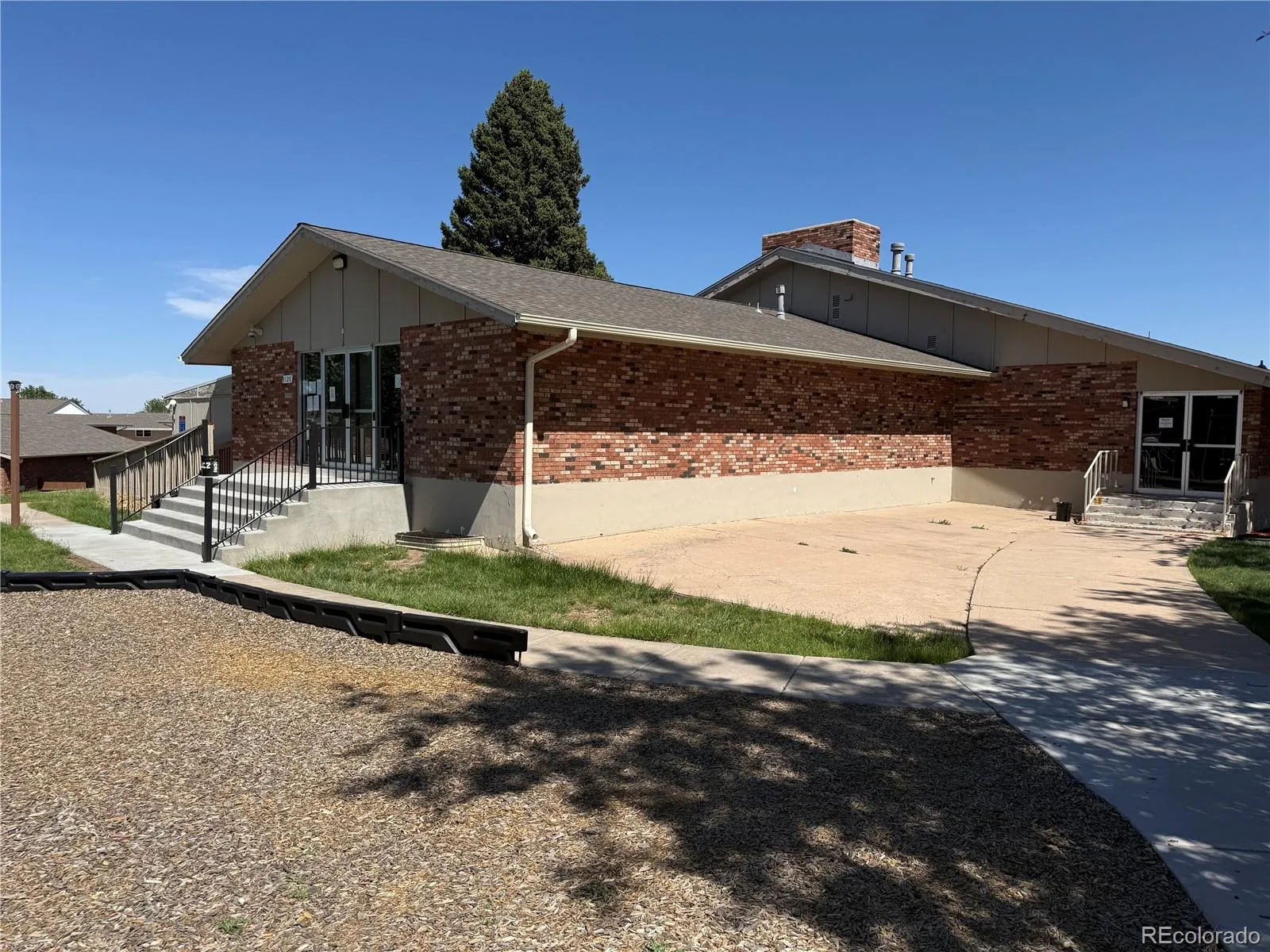 9018 E Mansfield Avenue Denver CO 80237 MLS #REC6697887 05232026095301 1600 23