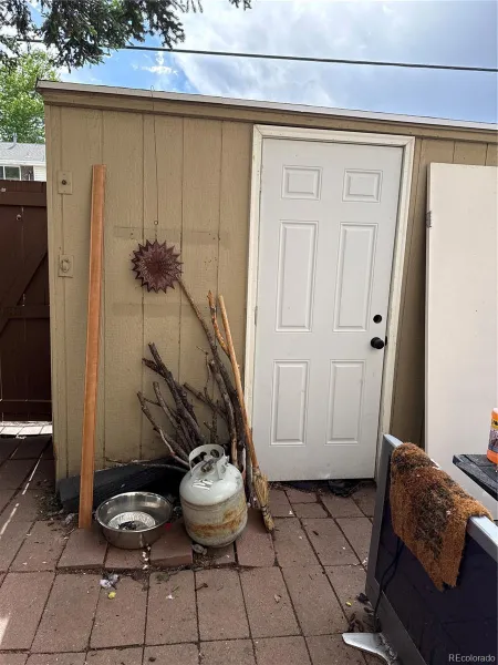 9018 E Mansfield Avenue Denver CO 80237 MLS #REC6697887 05232026095301 800 21
