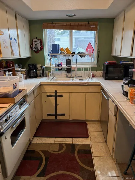 9018 E Mansfield Avenue Denver CO 80237 MLS #REC6697887 05232026095301 800 5