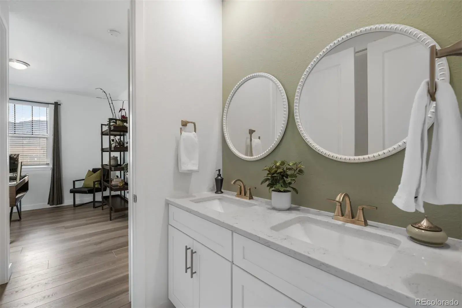 03042026221628 1600 34