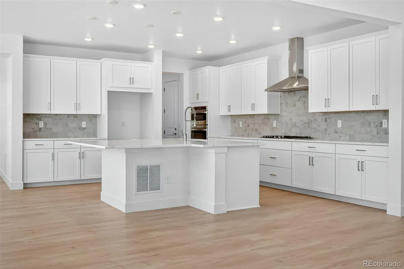 3438 Backdrop Court Castle Rock CO 80108 MLS #REC6699847 01082026162348 1600 14