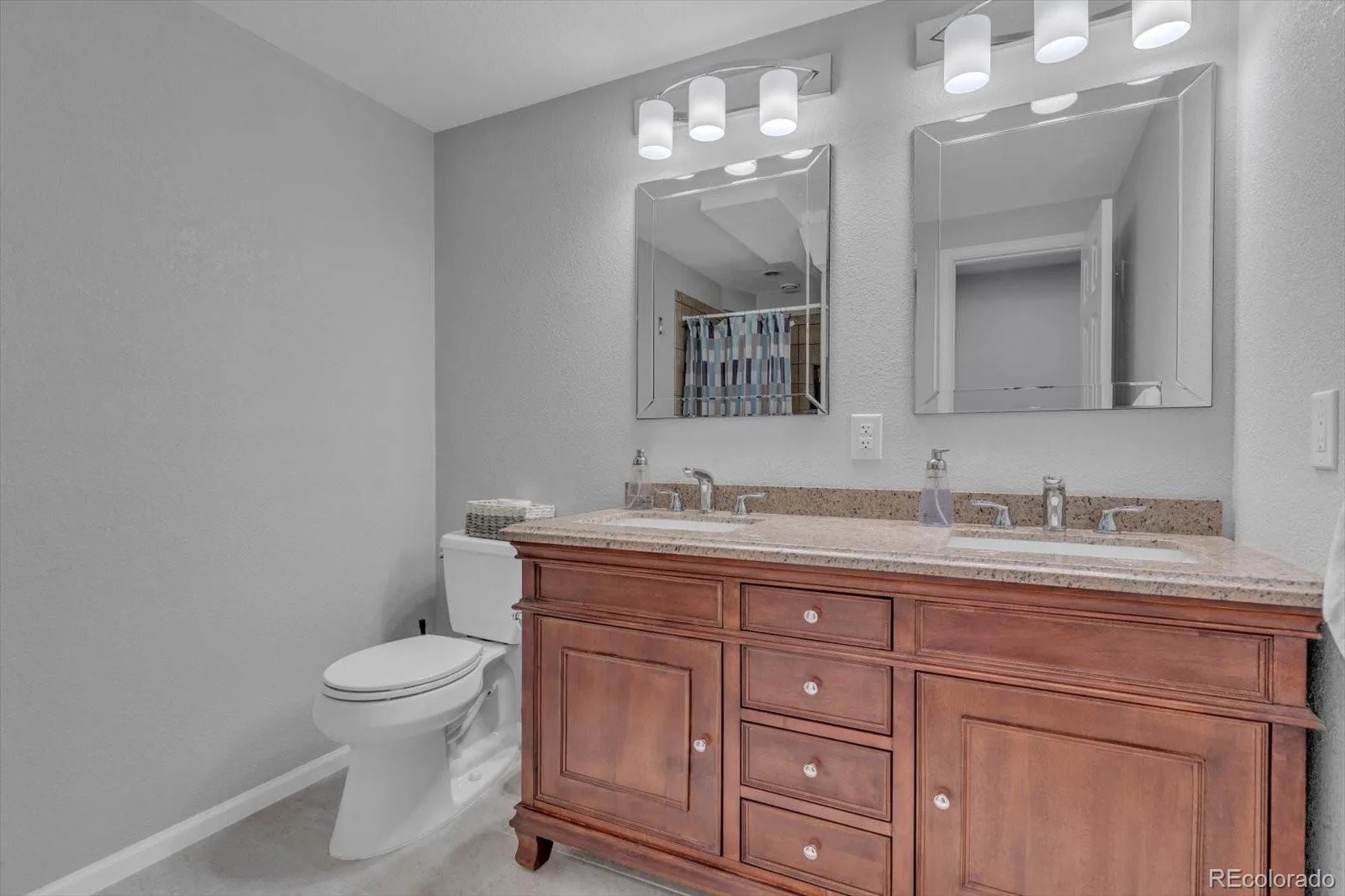 1598 Ridgeview Drive Louisville CO 80027 | MLS #REC6700350 07012026222706 1600 35