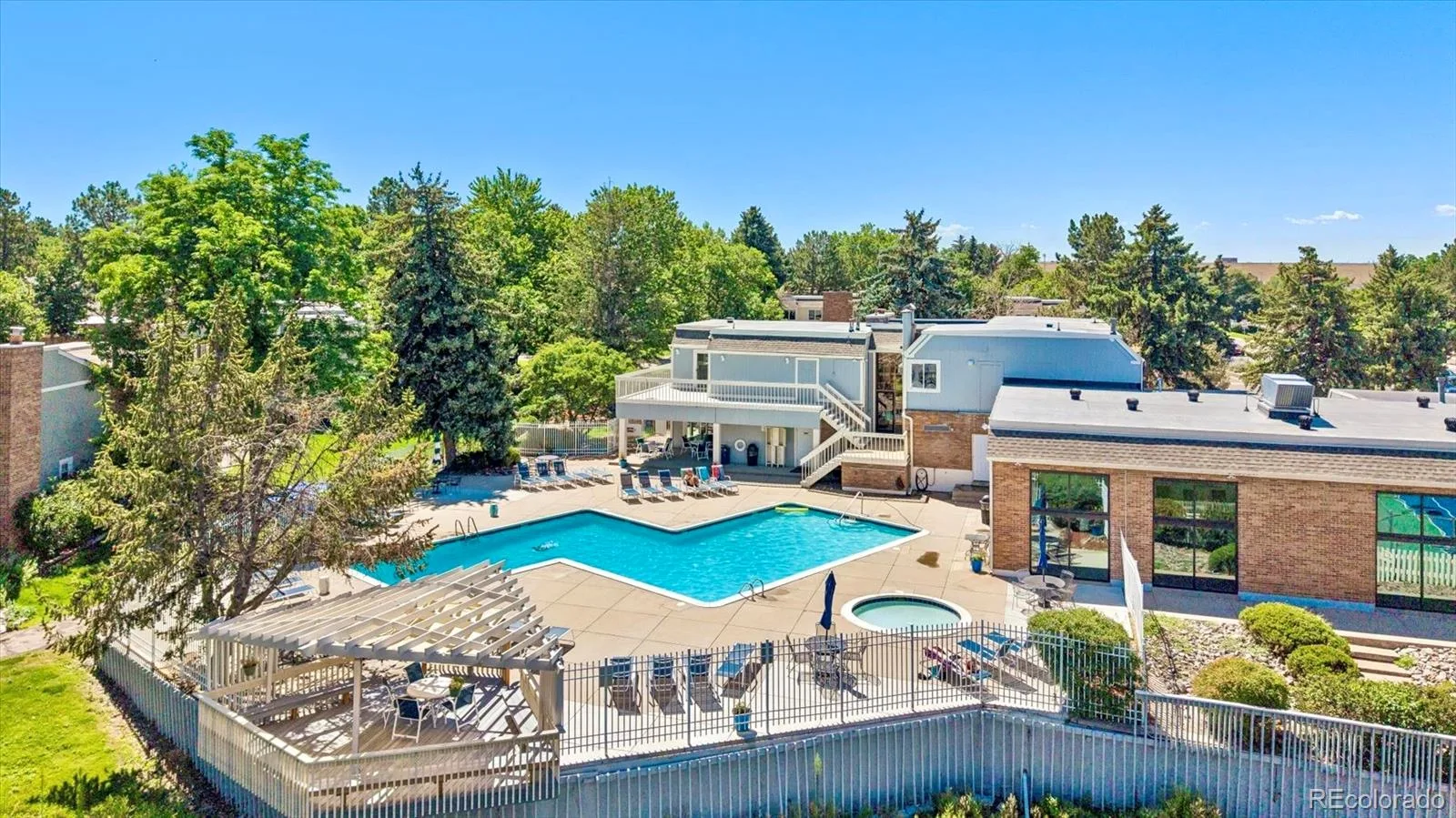 2906 S Parker Court Aurora CO 80014 MLS #REC6701870 07142026010619 1600 32