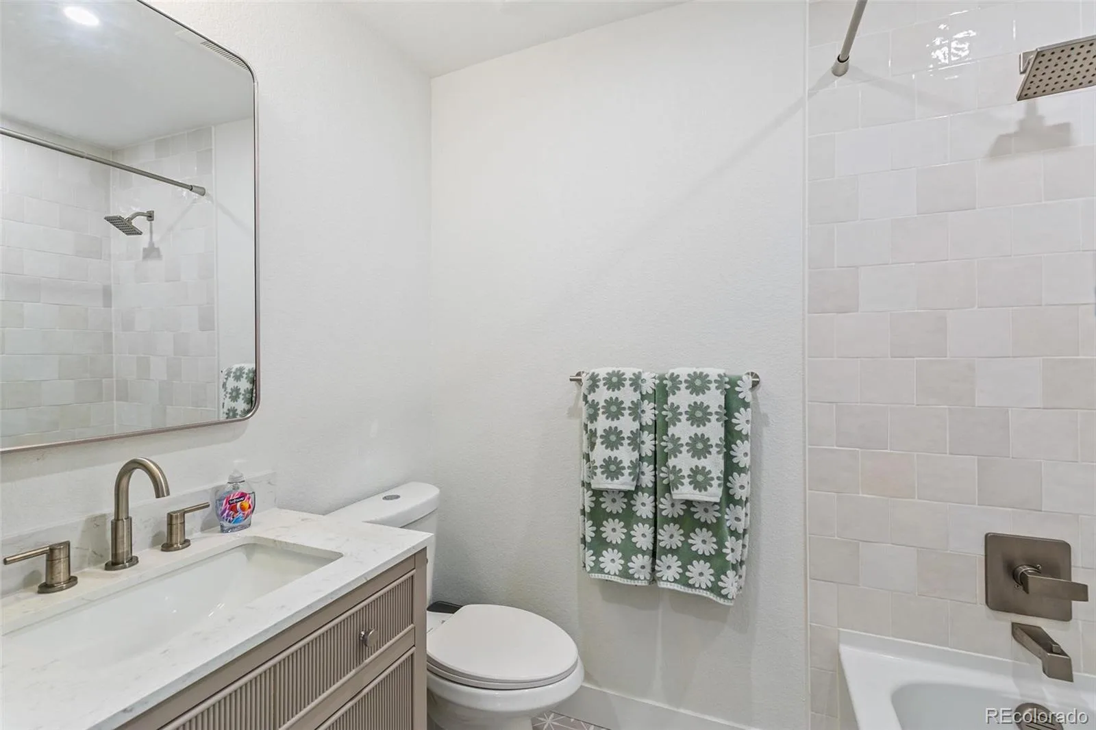3798 S Wabash Street Denver CO 80237 MLS #REC6703622 06092026161911 1600 27