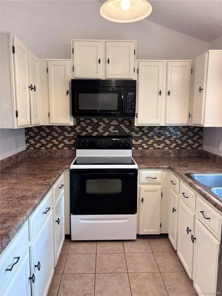 9610 W Chatfield Avenue #F Littleton CO 80128 | MLS #REC6705200 08212026034557 800 6