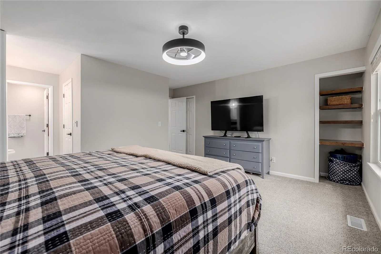 7831 Sangre De Cristo Littleton CO 80127 | MLS #REC6706407 08102026185634 1600 25