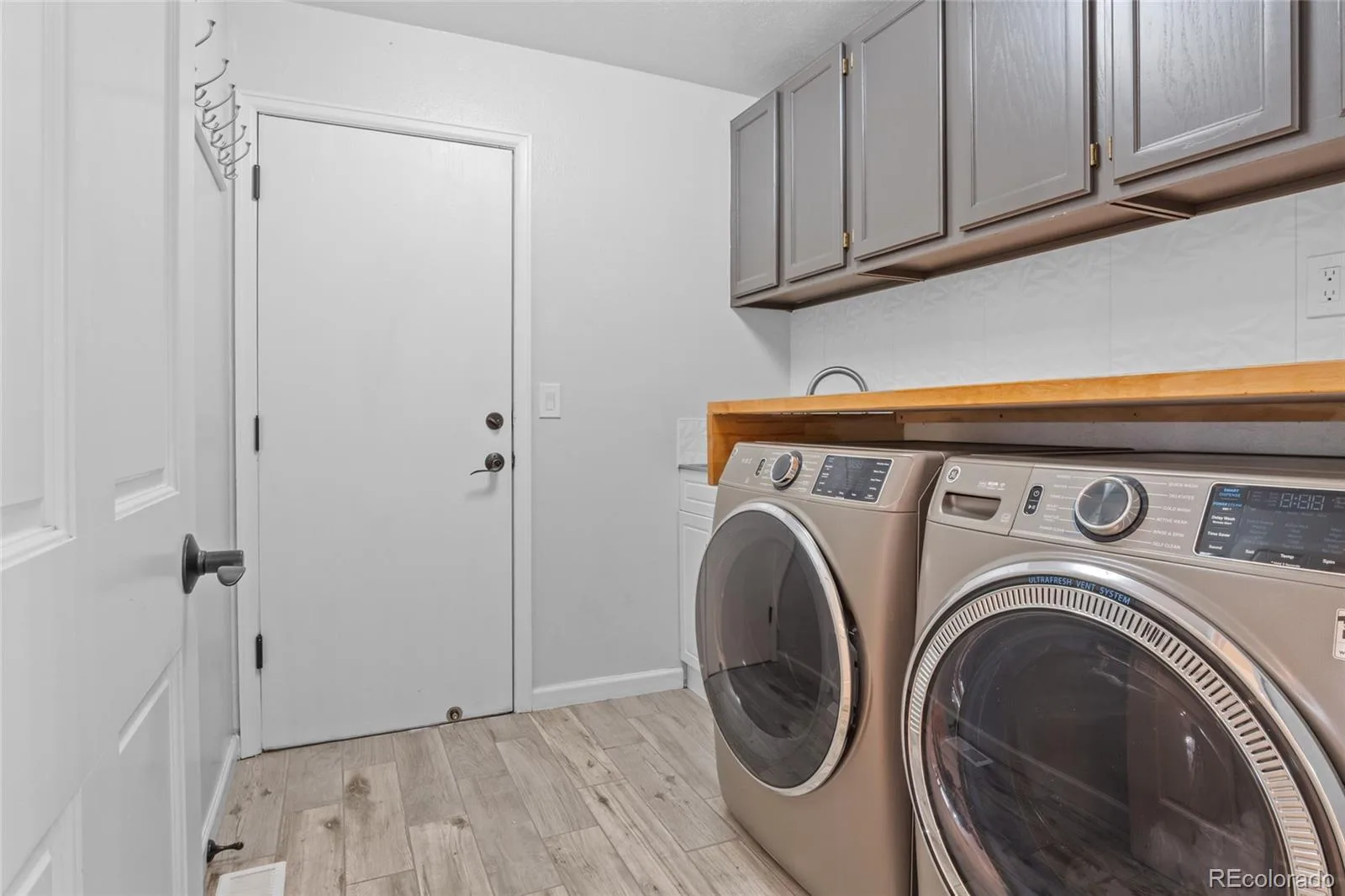 1721 E Phillips Avenue Centennial CO 80122 MLS #REC6707672 06092026155849 1600 19