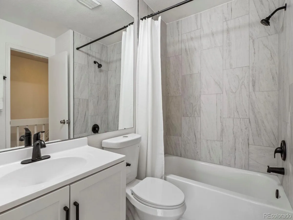 12063 E Hoye Drive Aurora CO 80012 | MLS #REC6709985 10022026165347 1200 17
