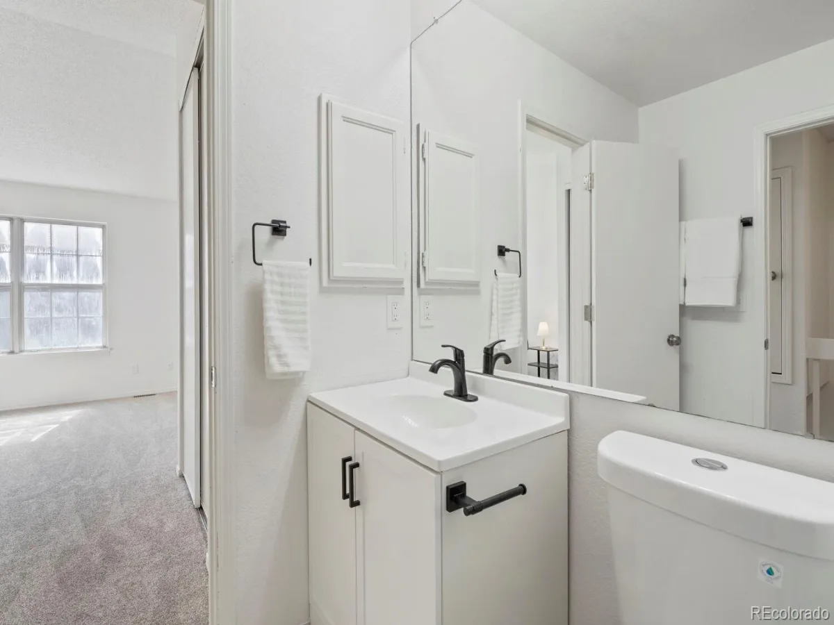 12063 E Hoye Drive Aurora CO 80012 | MLS #REC6709985 10022026165347 1200 19