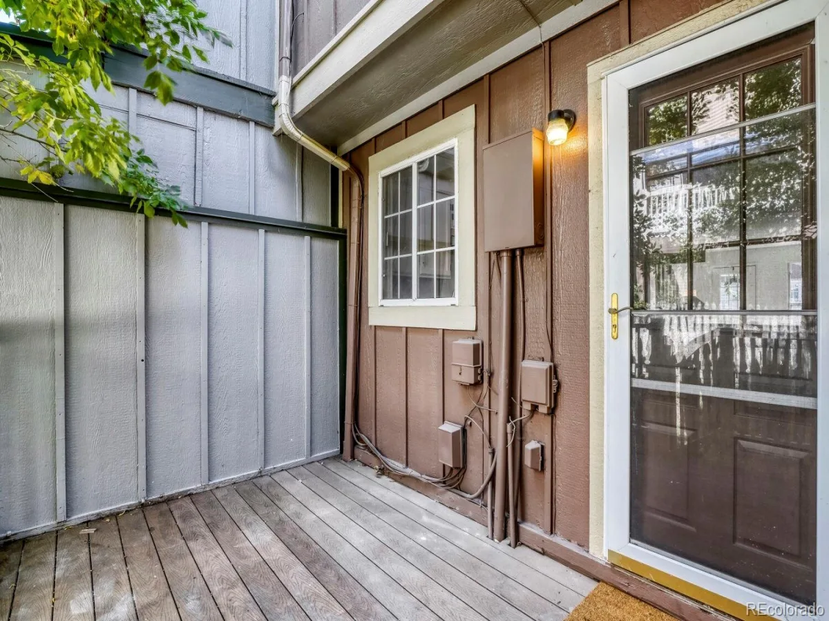 12063 E Hoye Drive Aurora CO 80012 | MLS #REC6709985 10022026165347 1200 24