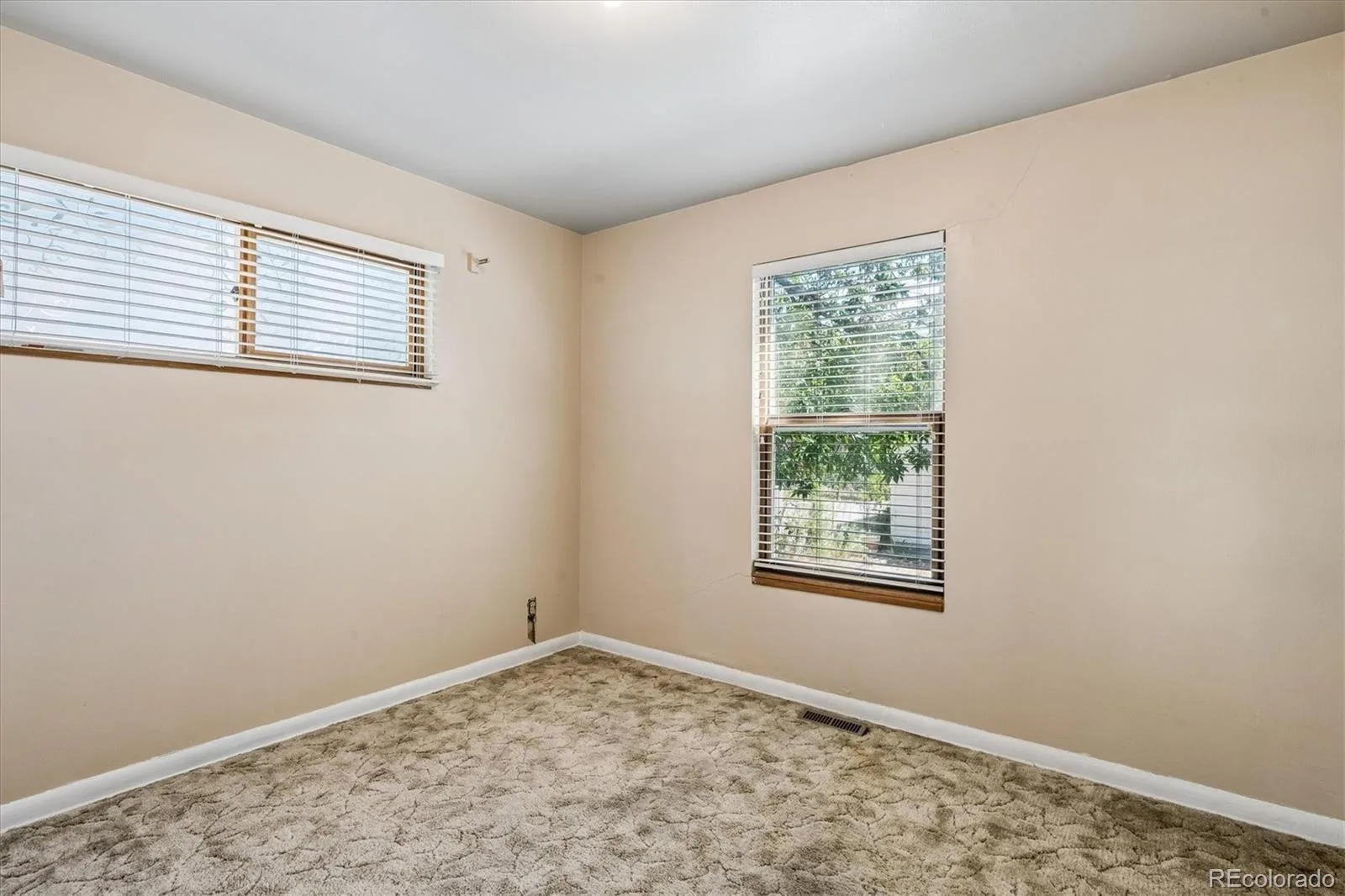 240 Stuart Street Denver CO 80219 | MLS #REC6710308 07272026010448 1600 18