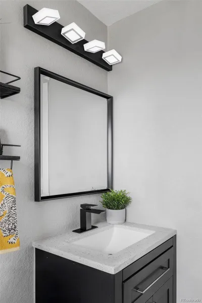 04112026202427 800 14