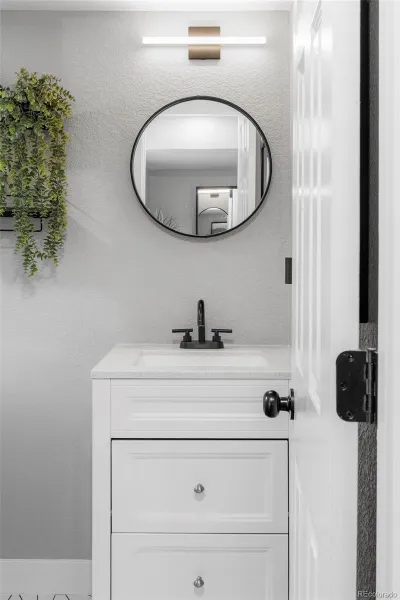 04112026202427 800 21