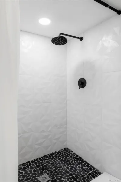 04112026202427 800 22