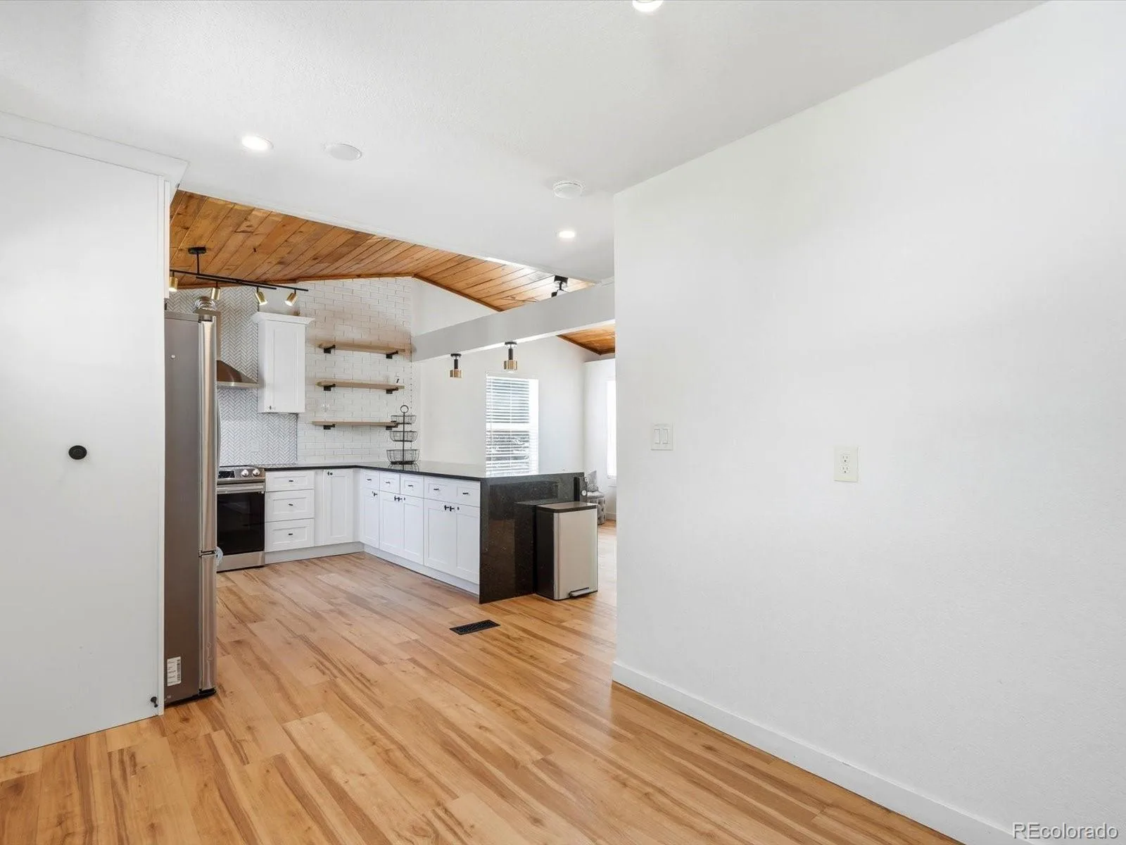 1270 S Hudson Street Denver CO 80246 | MLS #REC6711371 08272026163957 1600 19