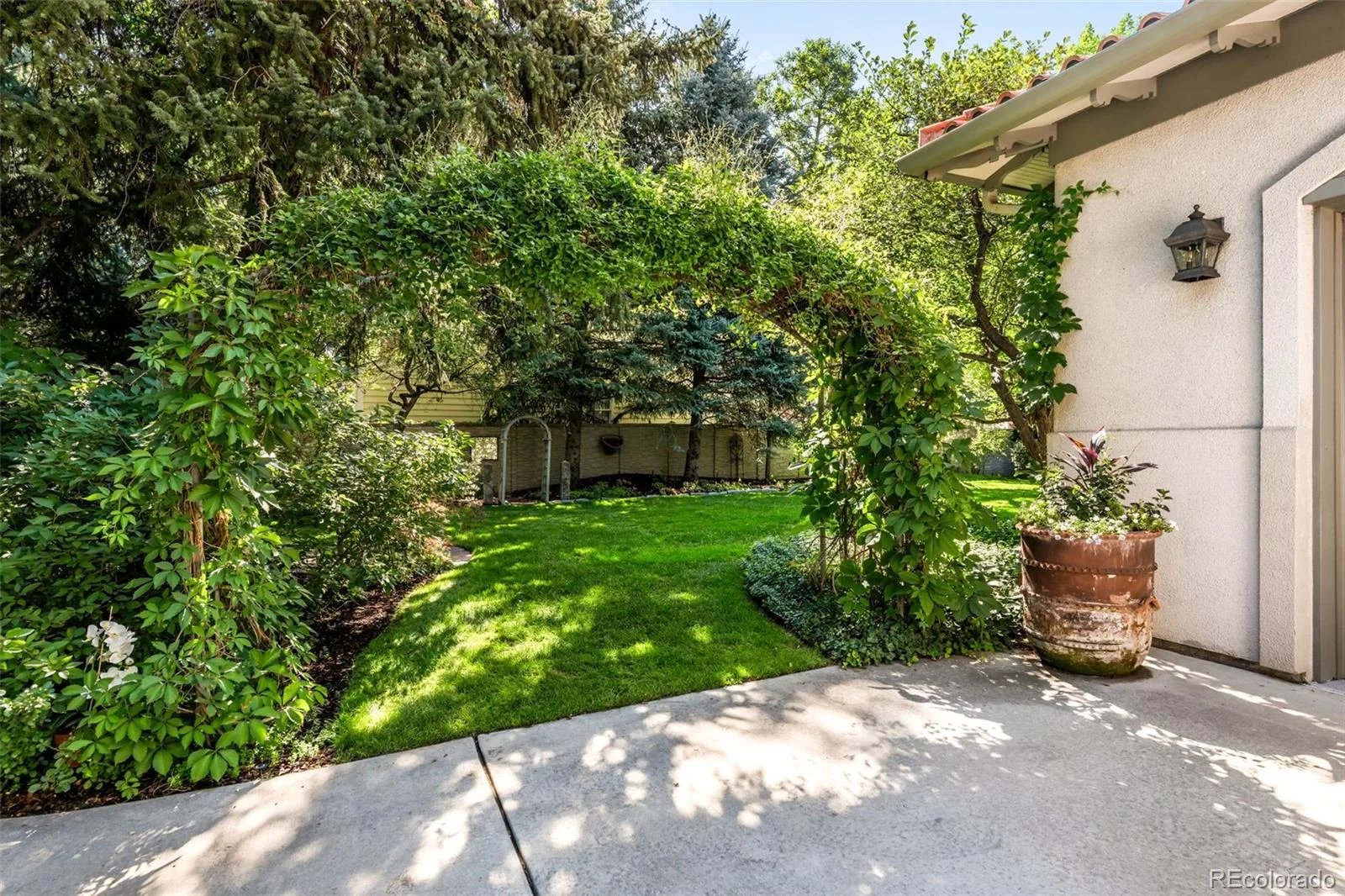2415 E Cedar Avenue Denver CO 80209 | MLS #REC6715837 09182026054406 1600 44