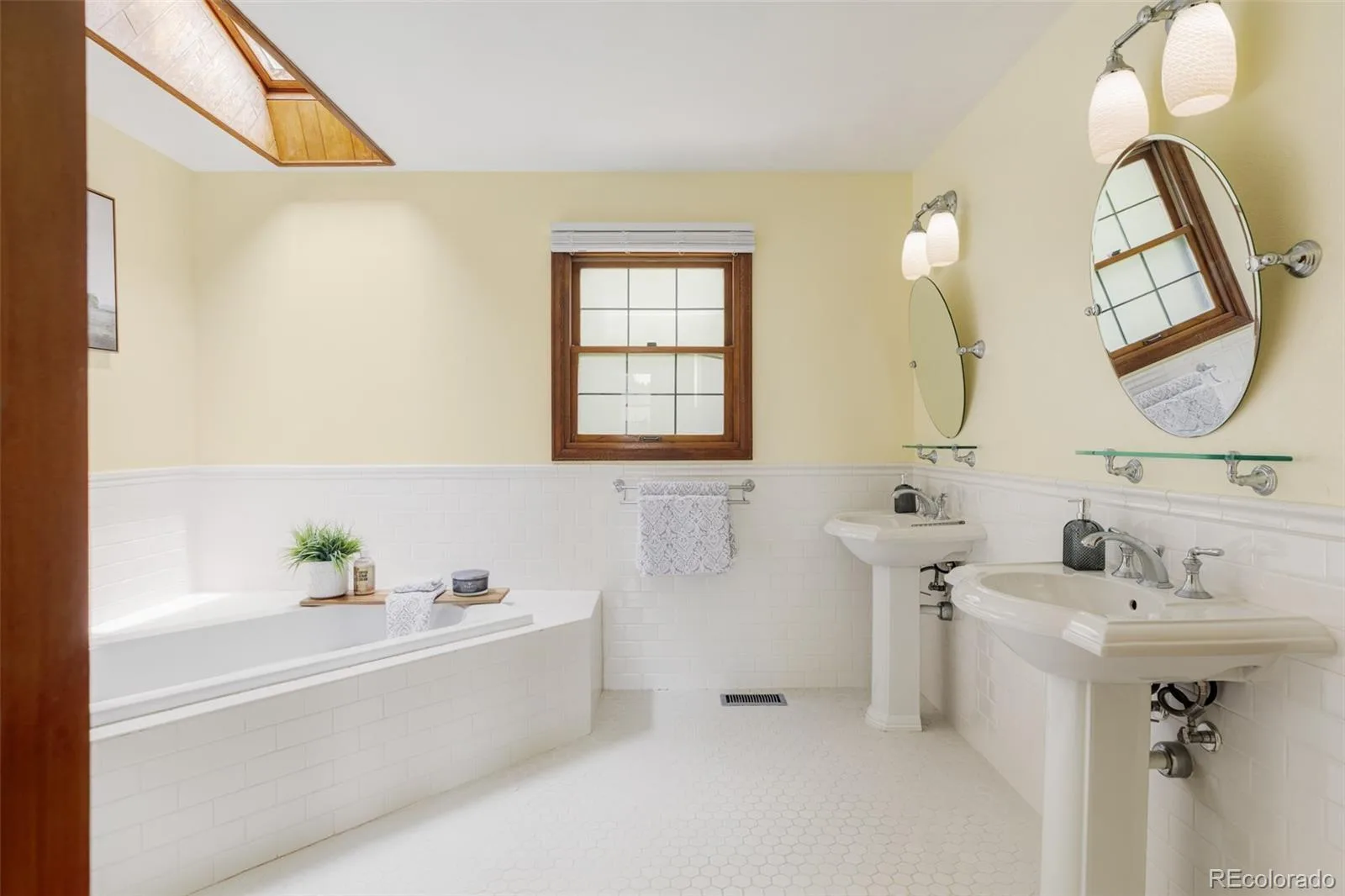 4812 S Carson Street Aurora CO 80015 MLS #REC6718049 06092026050359 1600 19