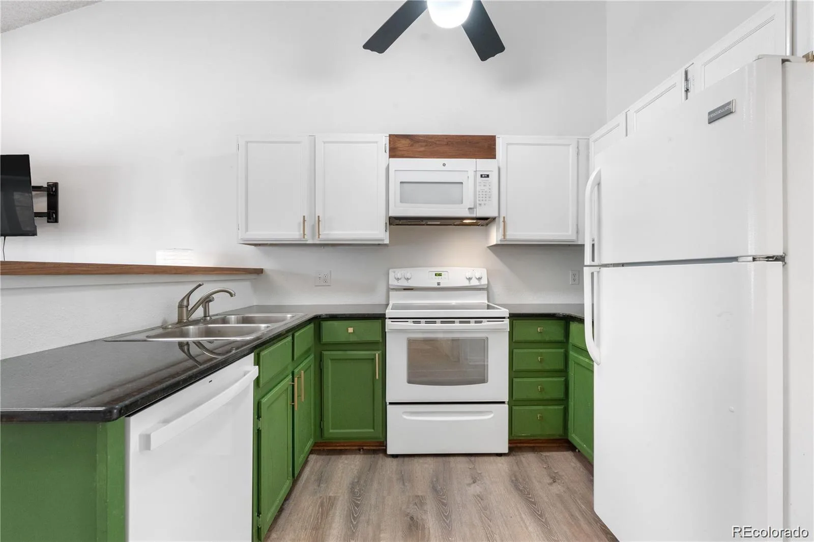 3050 W 107th Place #E Westminster CO 80031 | MLS #REC6718133 07182026173357 1600 9