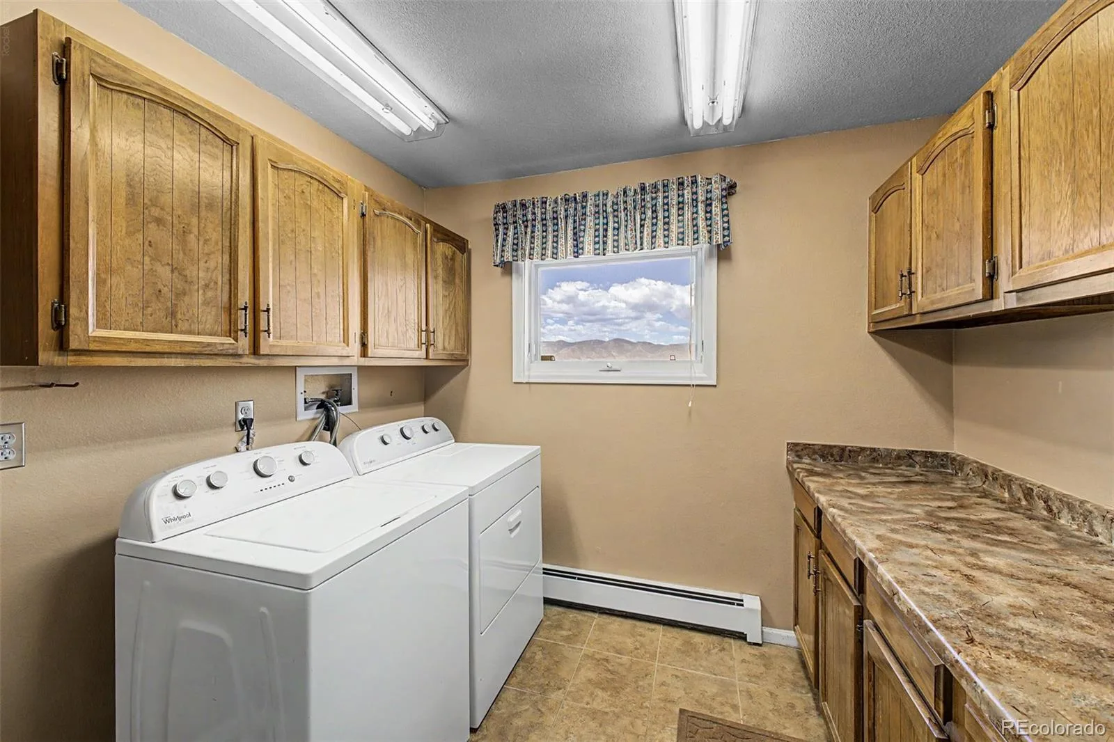6894 W Chatfield Lane Littleton CO 80125 | MLS #REC6719567 08212026214528 1600 13