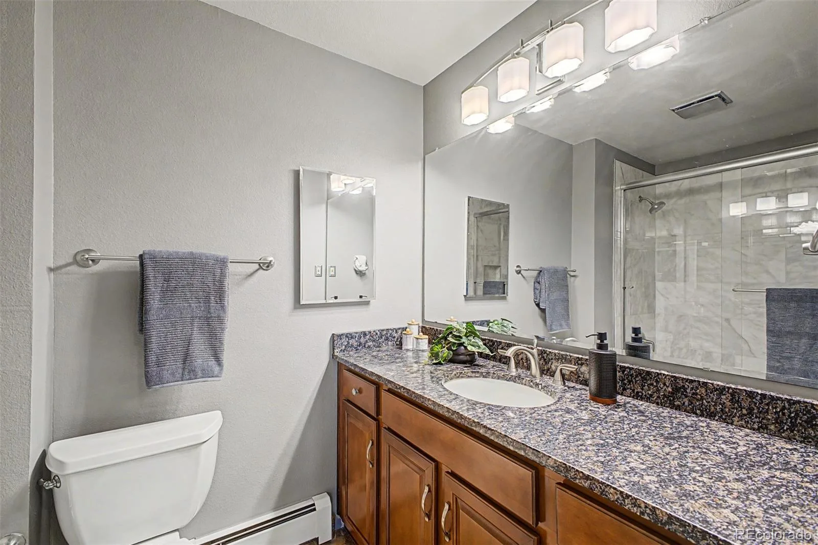 6894 W Chatfield Lane Littleton CO 80125 | MLS #REC6719567 08212026214528 1600 18