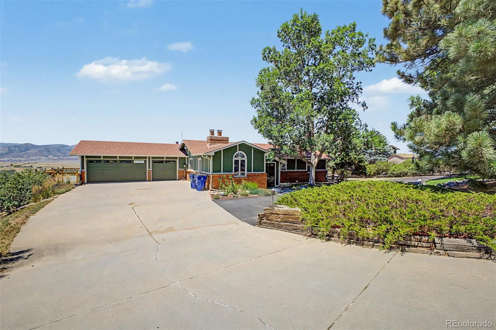 6894 W Chatfield Lane Littleton CO 80125 | MLS #REC6719567 08212026214528 1600 4