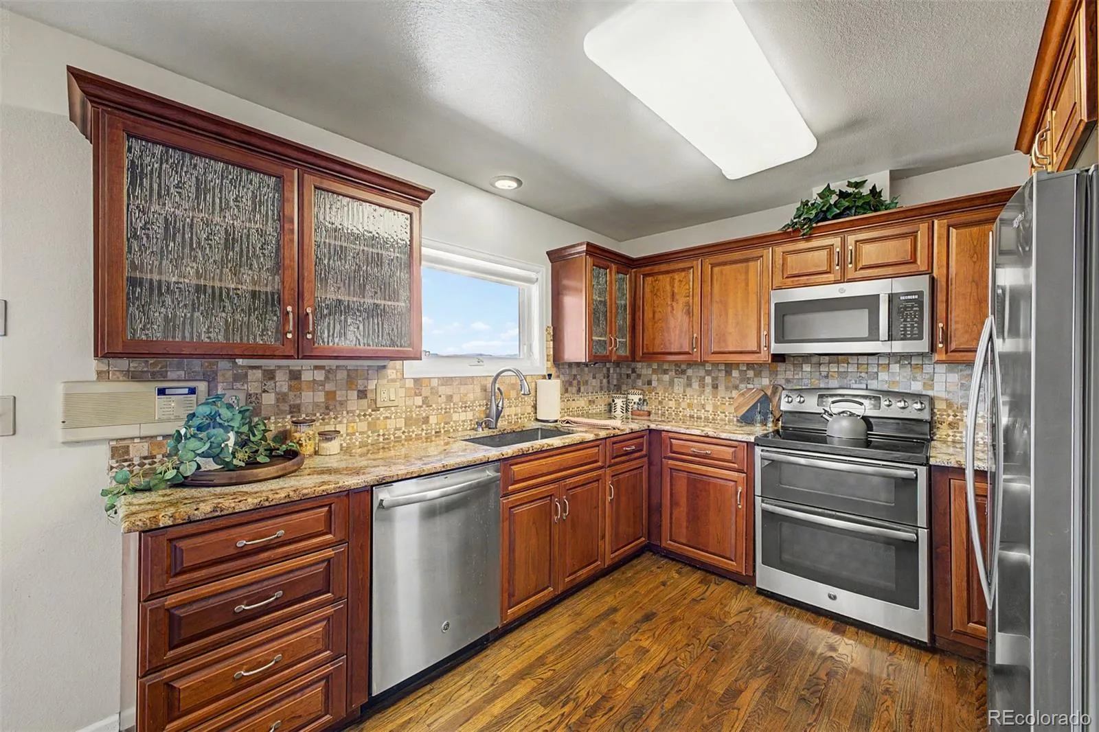 6894 W Chatfield Lane Littleton CO 80125 | MLS #REC6719567 08212026214528 1600 6