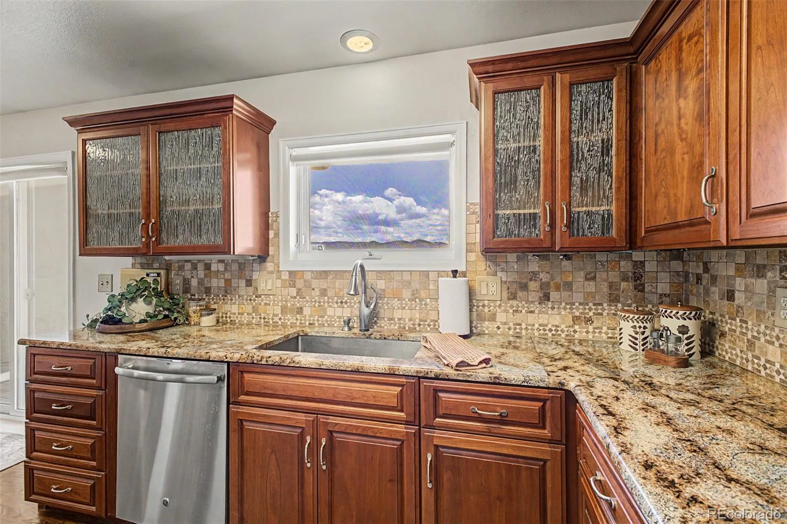 6894 W Chatfield Lane Littleton CO 80125 | MLS #REC6719567 08212026214528 1600 7