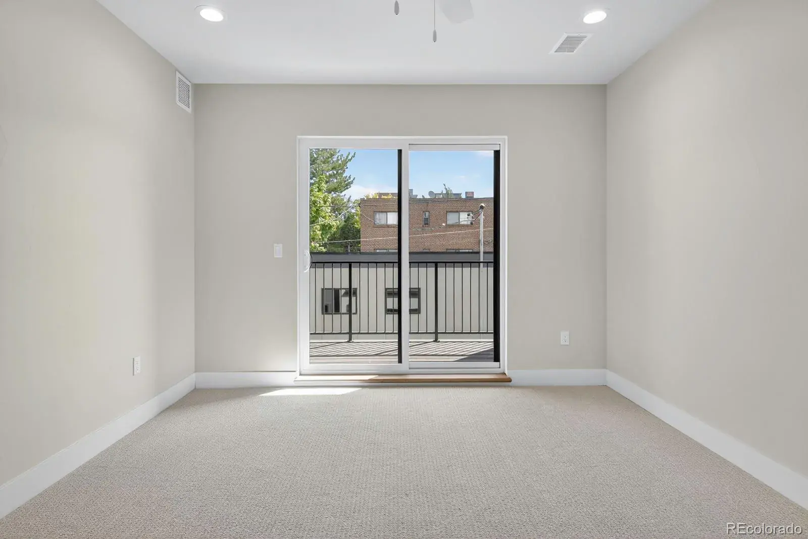 10012025162312 1600 11