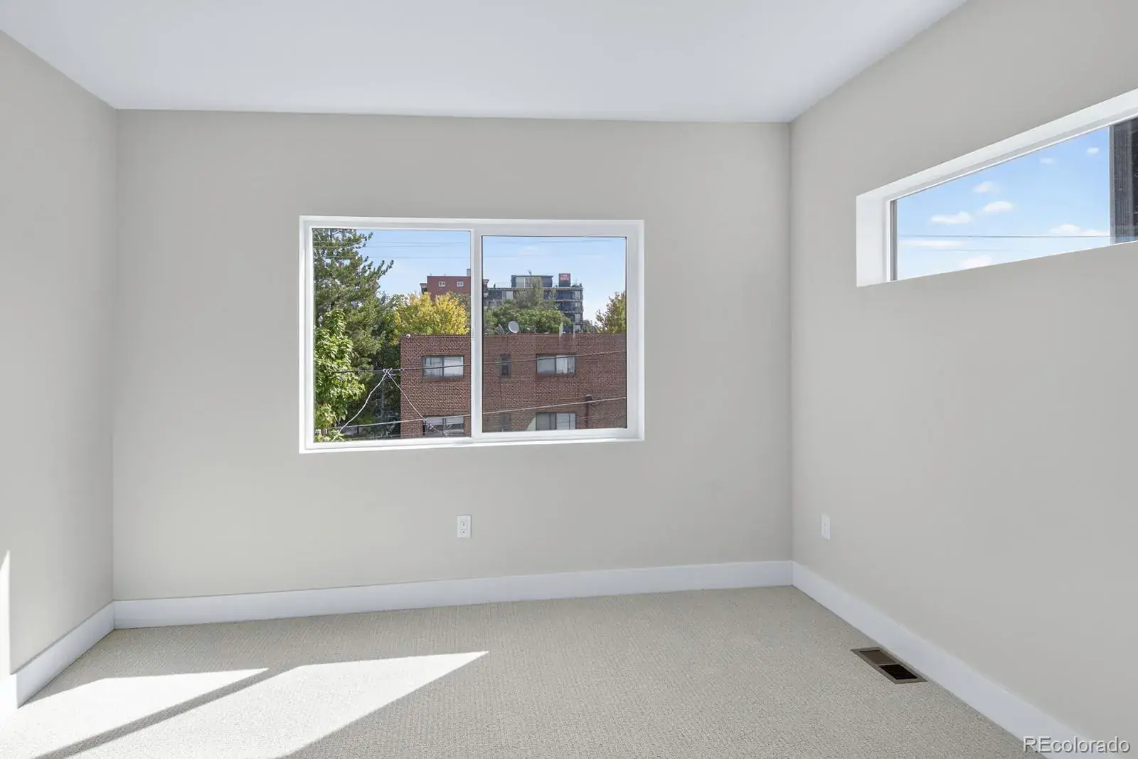 10012025162312 1600 16