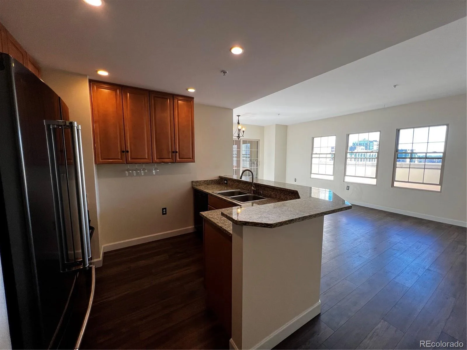 925 N Lincoln Street #3H Denver CO 80203 | MLS #REC6722639 08022026071036 1600 28