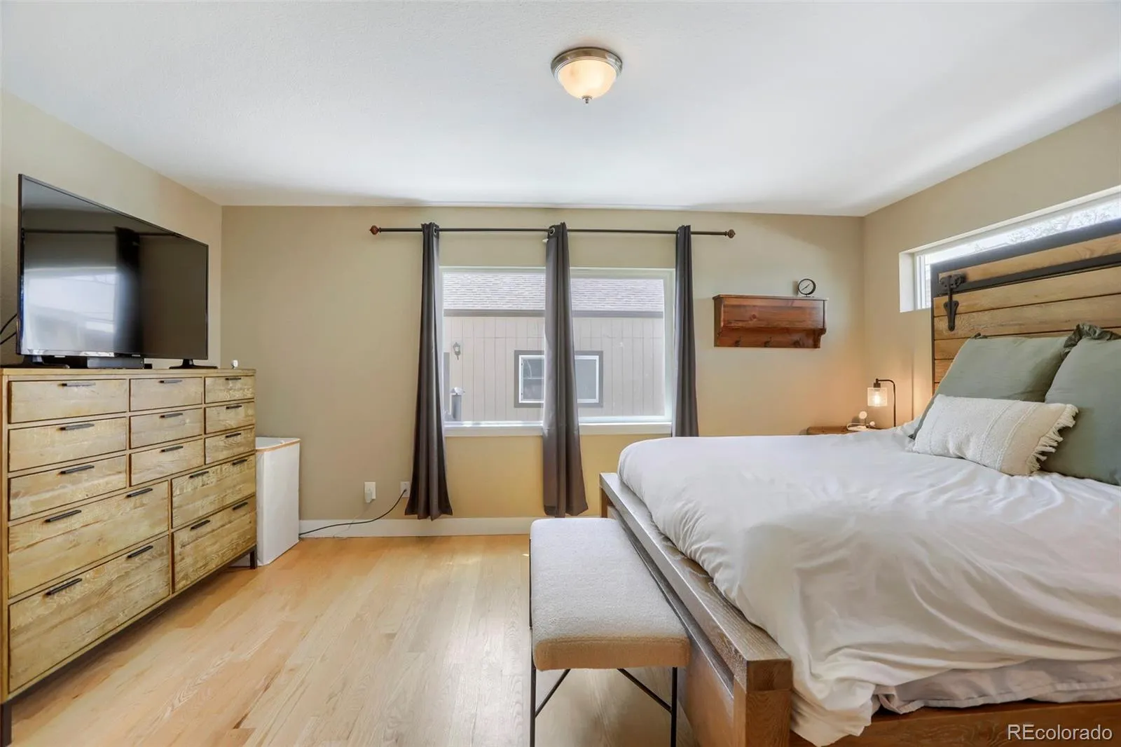 04222026003955 1600 10