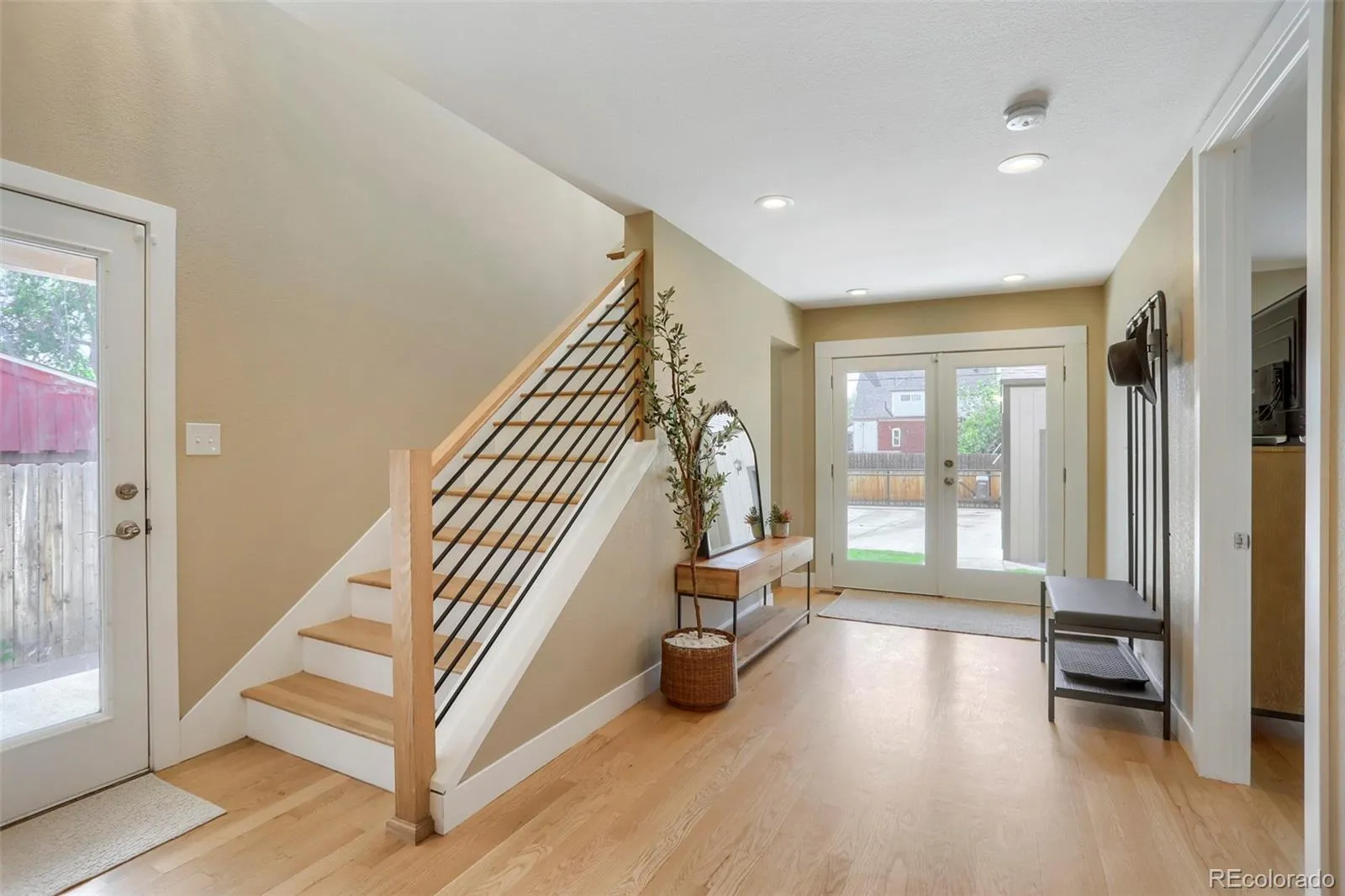 04222026003955 1600 15