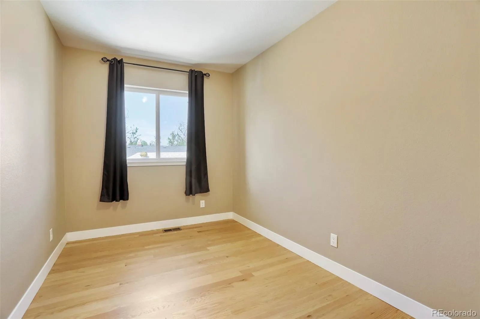 04222026003955 1600 17