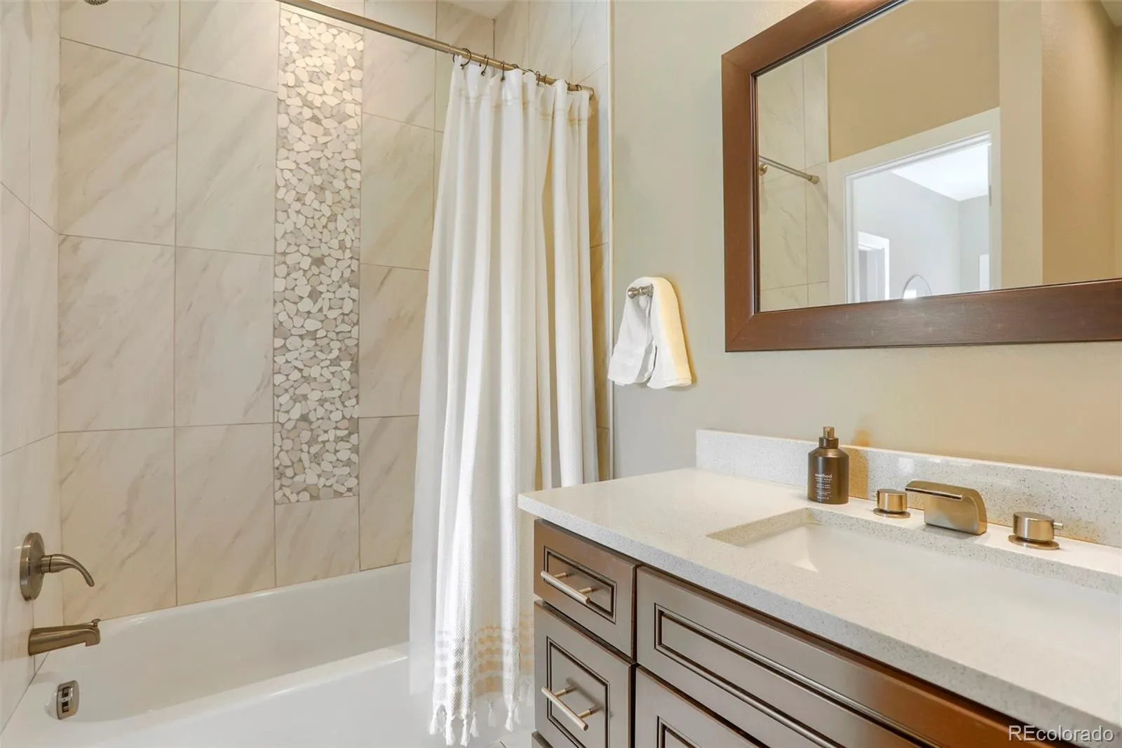 04222026003955 1600 18