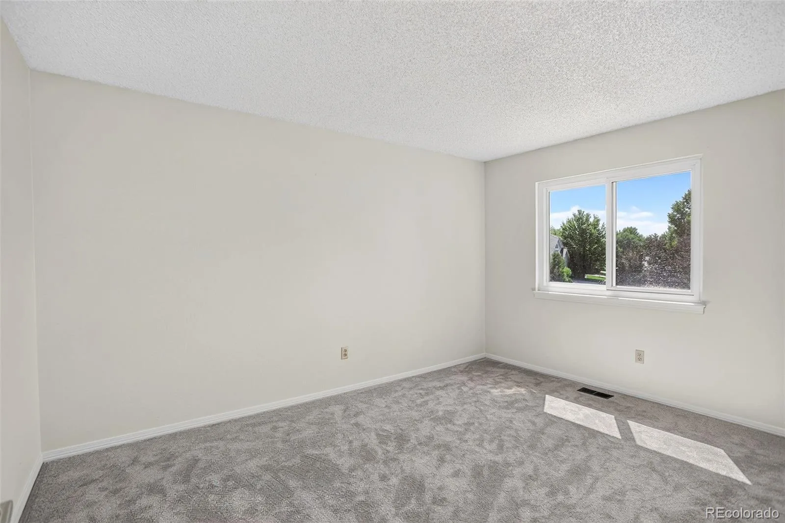 16392 E Hialeah Drive Centennial CO 80015 | MLS #REC6727311 08012026020449 1600 17