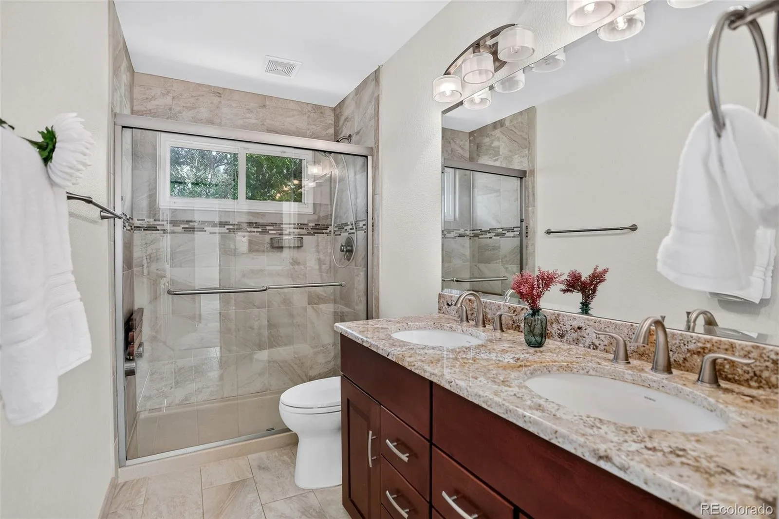 16392 E Hialeah Drive Centennial CO 80015 | MLS #REC6727311 08012026020449 1600 18