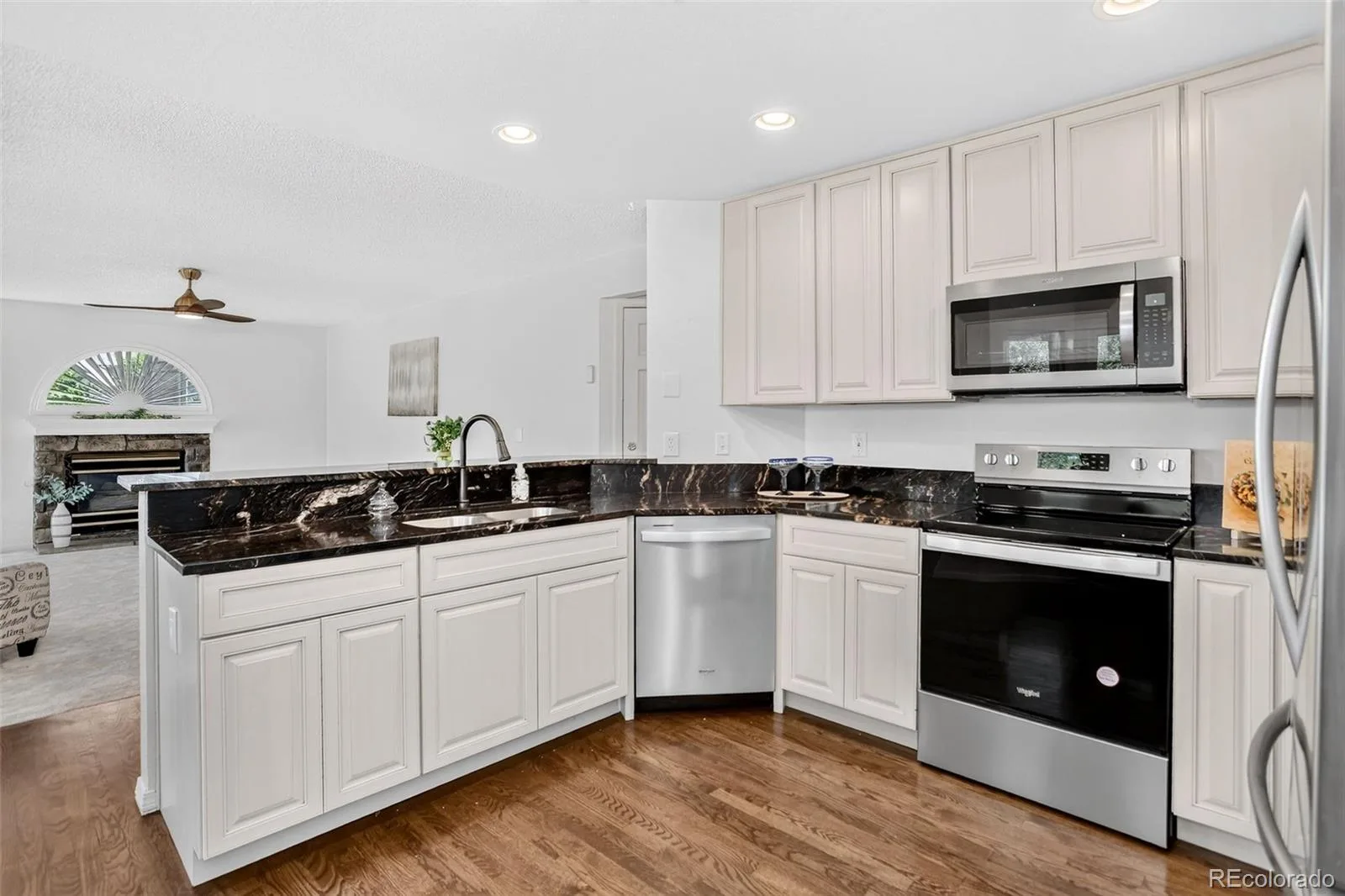 16392 E Hialeah Drive Centennial CO 80015 | MLS #REC6727311 08012026020449 1600 5