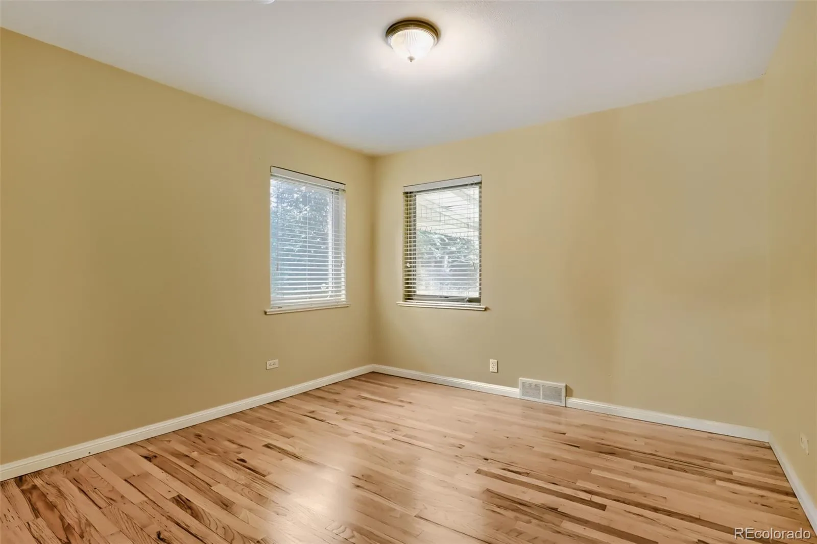 2635 Hudson Street Denver CO 80207 MLS #REC6729943 07092026020249 1600 11