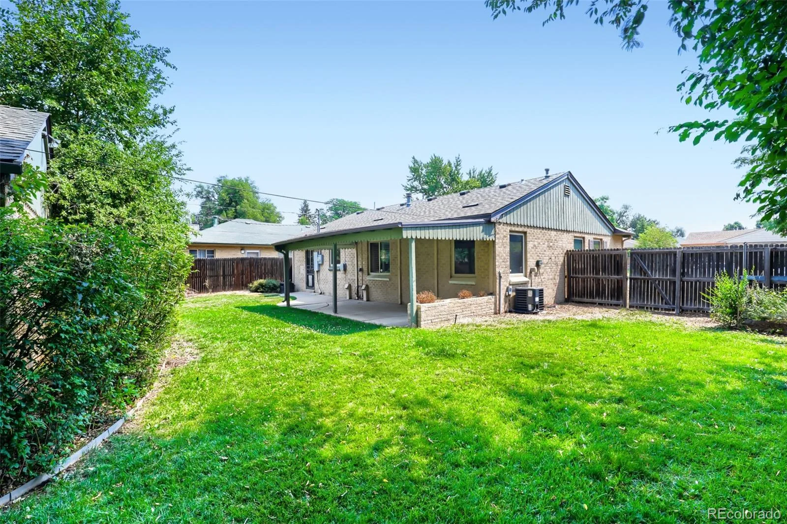 2635 Hudson Street Denver CO 80207 MLS #REC6729943 07092026020249 1600 19