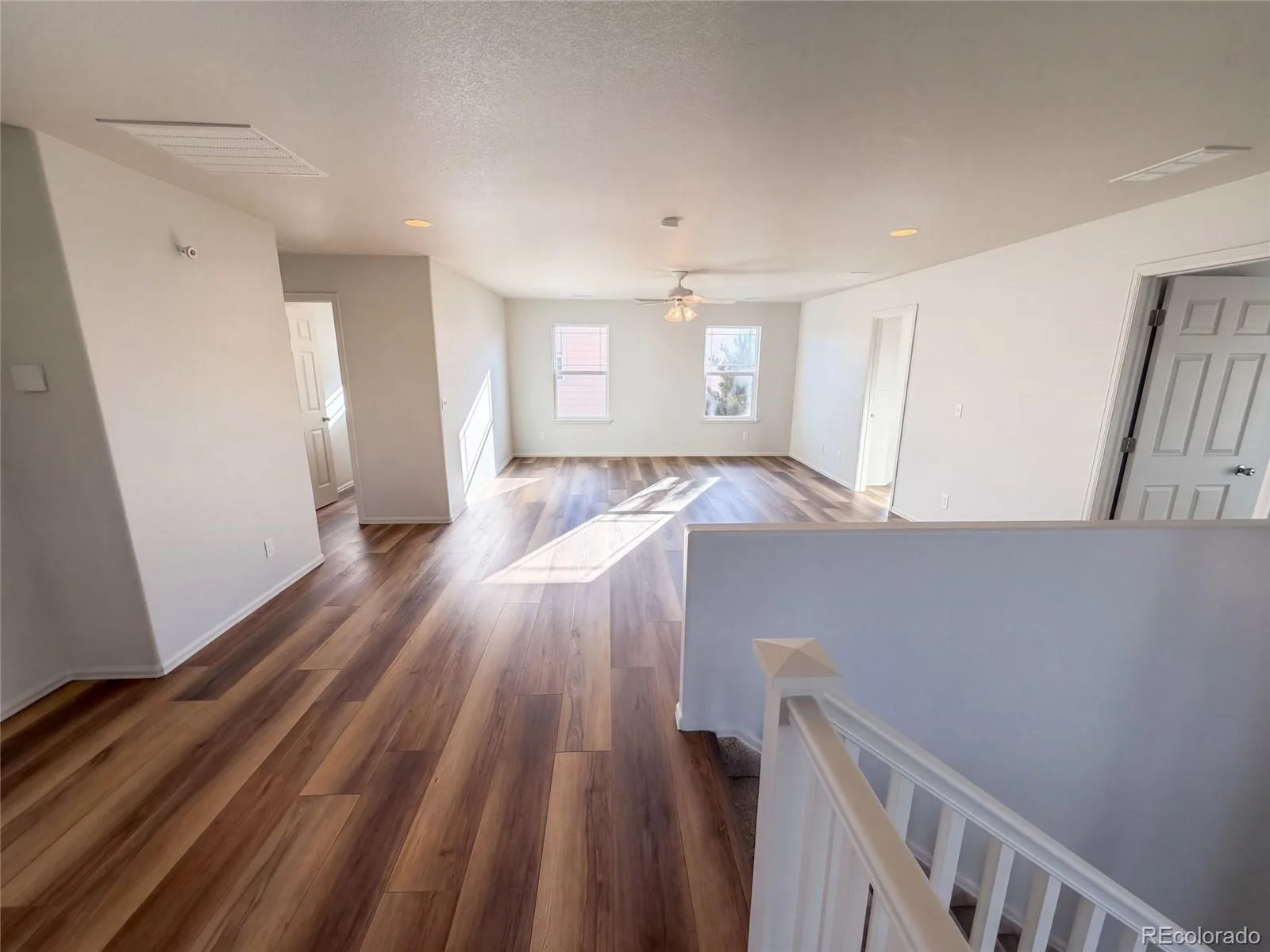 5406 S Fultondale Way Aurora CO 80016 | MLS #REC6730176 09282026235300 1600 16