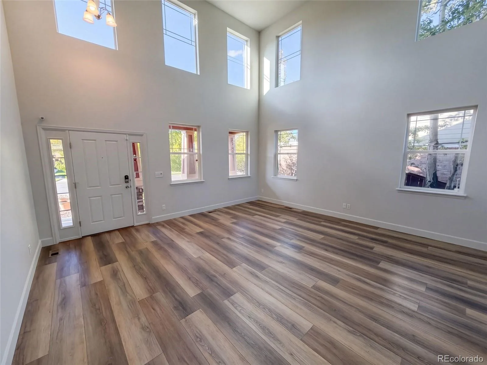 5406 S Fultondale Way Aurora CO 80016 | MLS #REC6730176 09282026235300 1600 2
