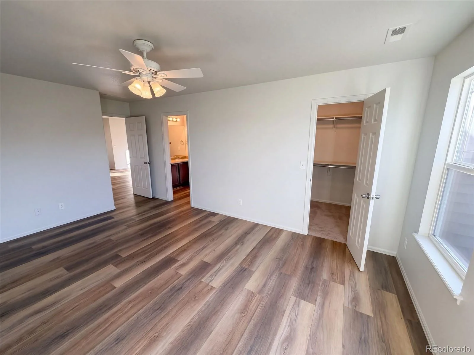 5406 S Fultondale Way Aurora CO 80016 | MLS #REC6730176 09282026235300 1600 24