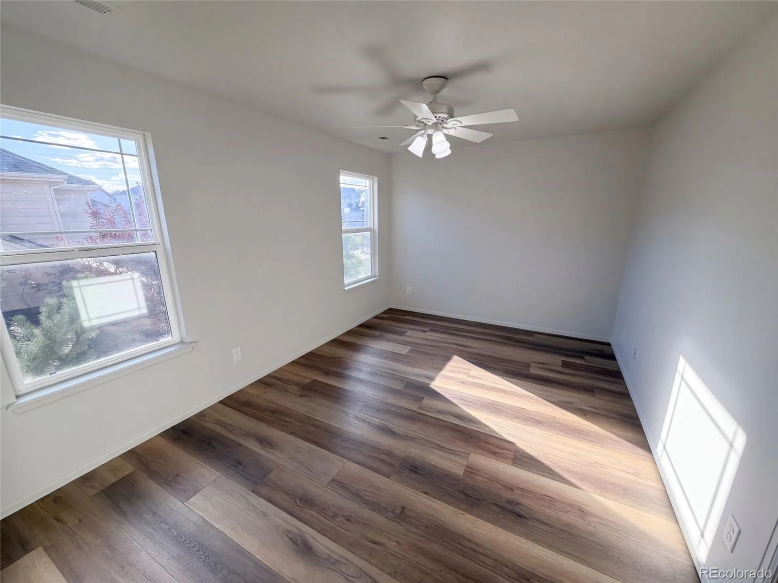 5406 S Fultondale Way Aurora CO 80016 | MLS #REC6730176 09282026235300 1600 29