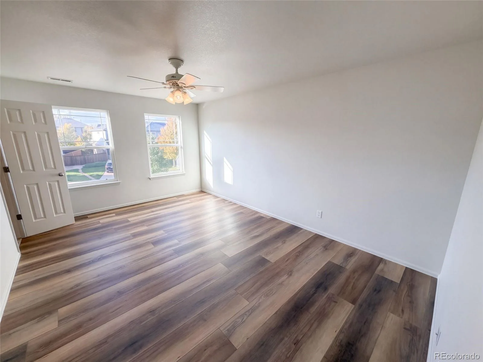 5406 S Fultondale Way Aurora CO 80016 | MLS #REC6730176 09282026235300 1600 31