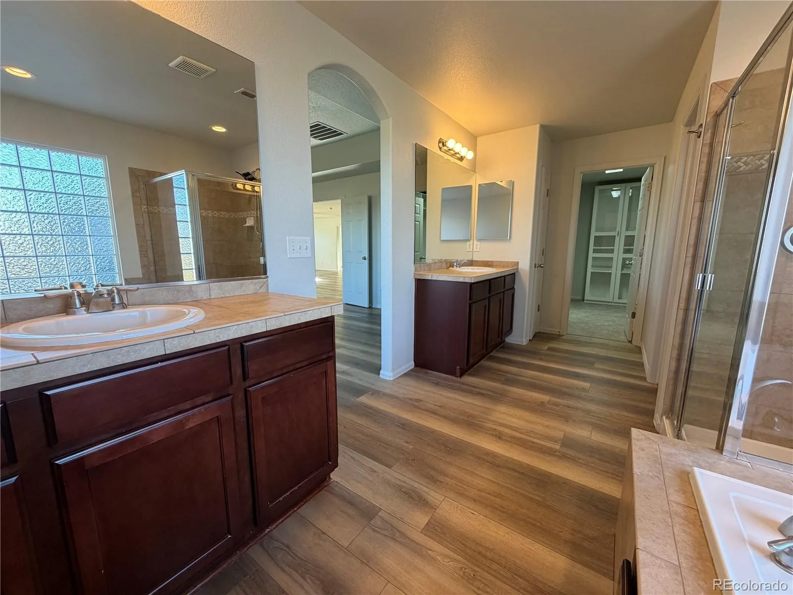 5406 S Fultondale Way Aurora CO 80016 | MLS #REC6730176 09282026235300 1600 33