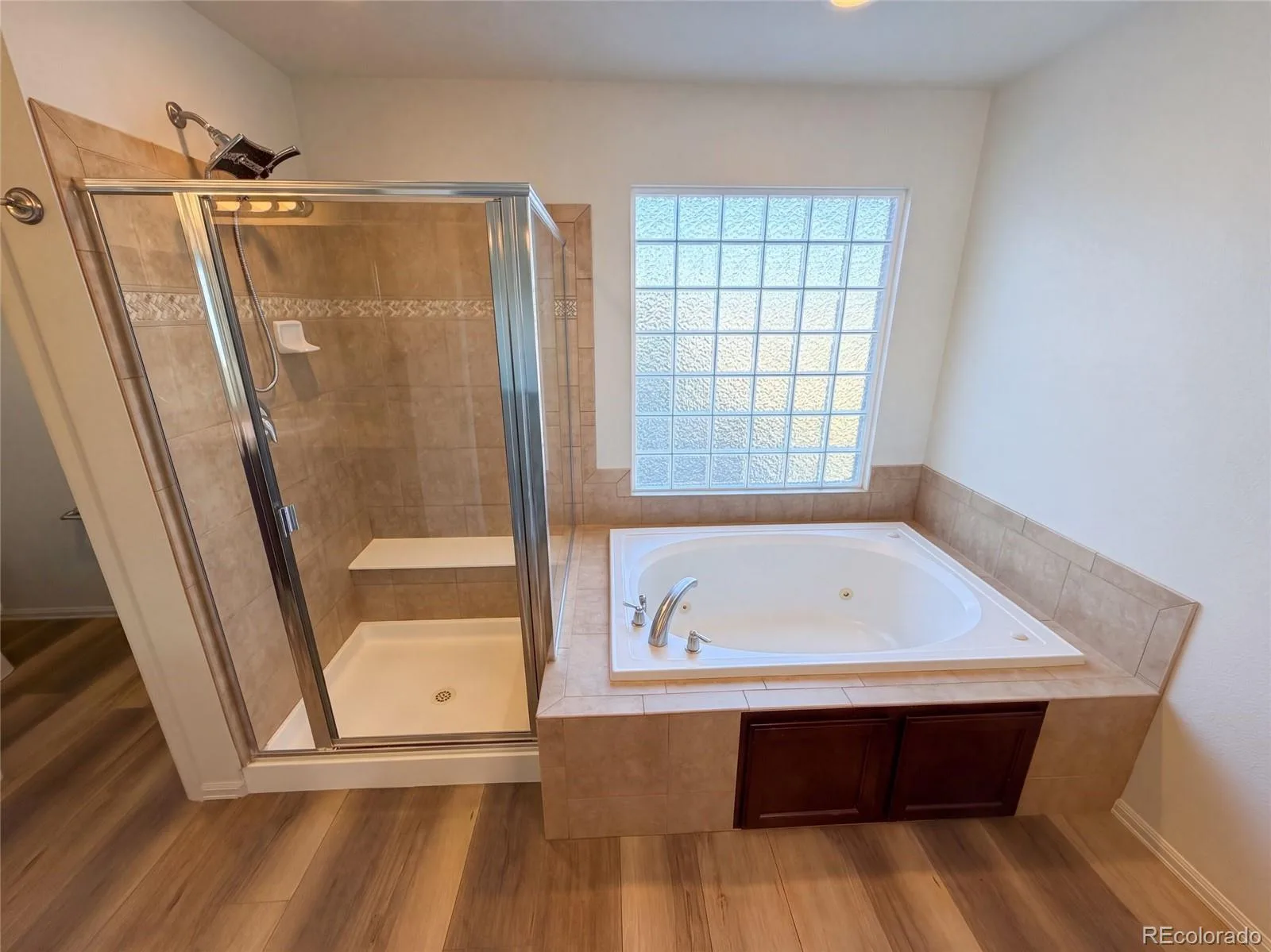 5406 S Fultondale Way Aurora CO 80016 | MLS #REC6730176 09282026235300 1600 35