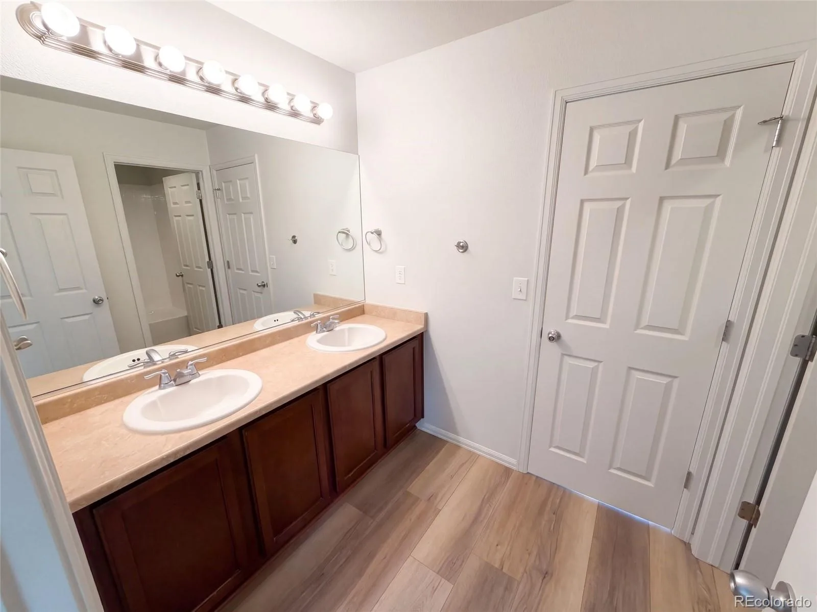5406 S Fultondale Way Aurora CO 80016 | MLS #REC6730176 09282026235300 1600 38