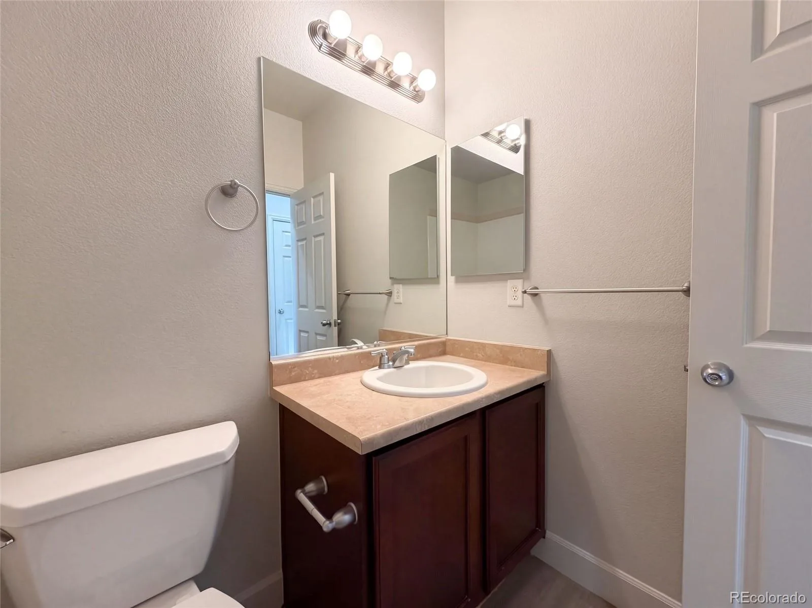 5406 S Fultondale Way Aurora CO 80016 | MLS #REC6730176 09282026235300 1600 41